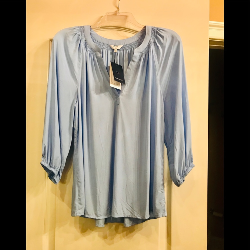 🚨Crown & Ivy chic shirt